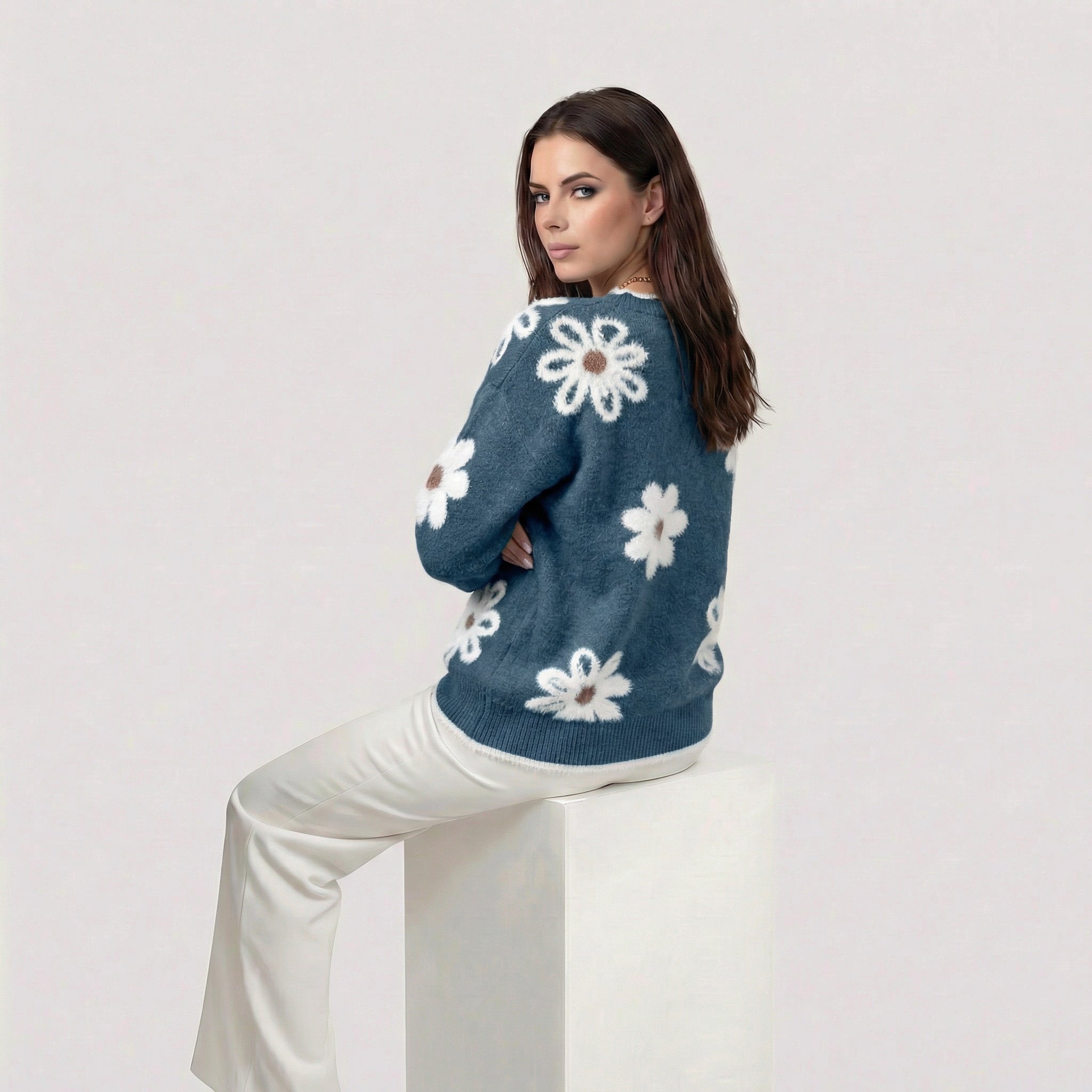 Thea | Maglione da Donna con Fiori Bianchi